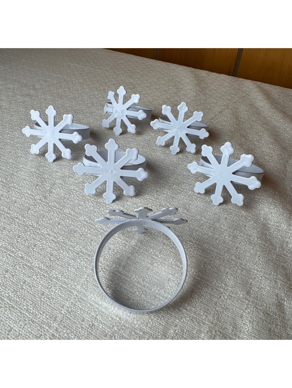Set of 6 White Snowflake Napkin Rings Winter Christmas Holiday Table Decor - Picture 3 of 4